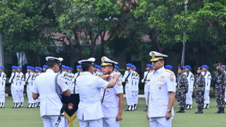 Profil Pangkoarmada II Laksda Denih Hendrata, Kelahiran Tasikmalaya Alumni AAL 1989