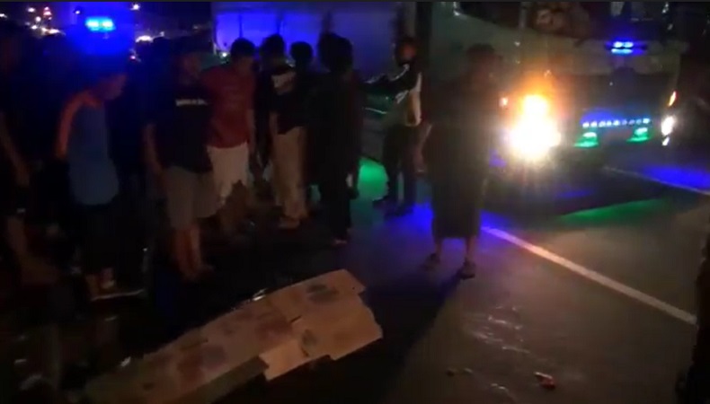 Kecelakaan di Lamongan, Nenek dan Cucu Tertabrak Truk Trailer, 1 Tewas 1 Luka Parah 