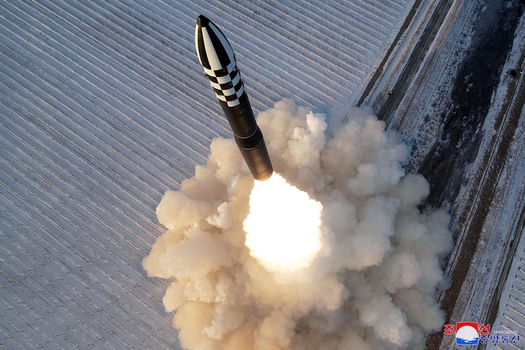 Tembakkan Rudal ICBM Hwasong-18, Begini Pesan Korut ke Amerika