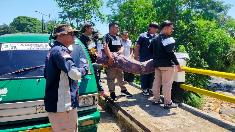 Rekonstruksi Pembunuhan Penagih Utang Bank Emok di Sukabumi, Korban Masih Napas usai Dipukul