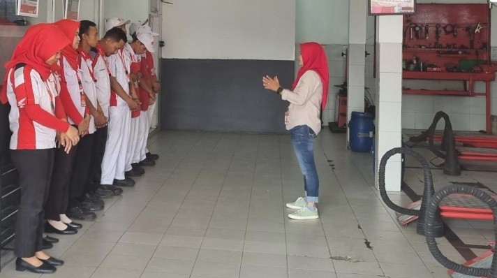 Kisah Inspiratif Mpok Siti, Berawal dari Mekanik 20 Tahun Lalu Kini Jadi Kepala Bengkel