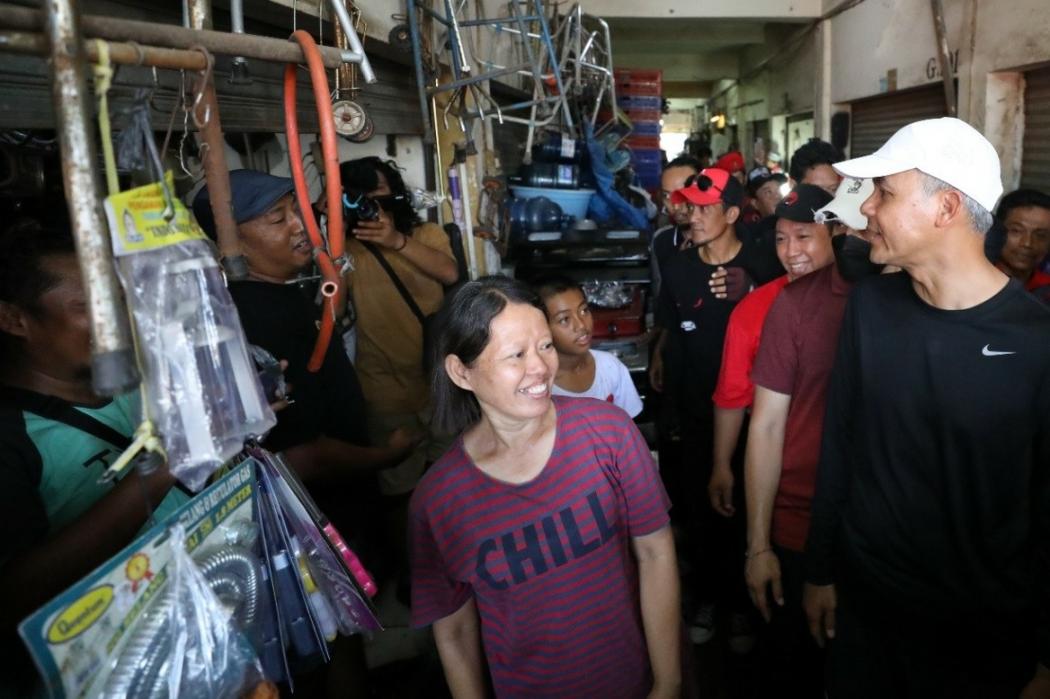 Temui Pedagang Pasar Klitikan Solo, Ganjar Jelaskan Soal Program KTP Sakti