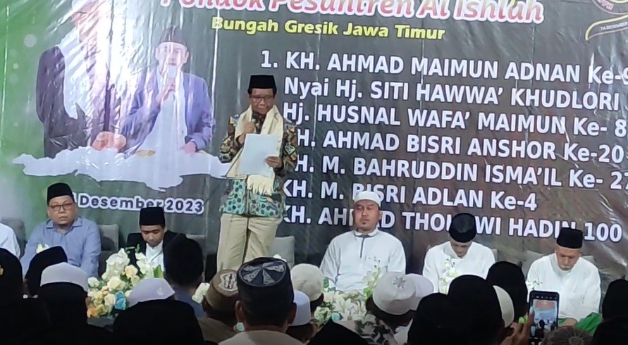 Hadiri Haul Pendiri Ponpes Al Islah Gresik, Ini Pesan Mahfud MD ke Para Santri