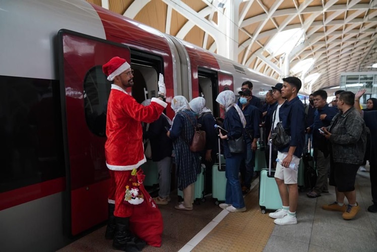123.000 Masyarakat Naik Kereta Cepat Whoosh Sepekan Jelang Natal