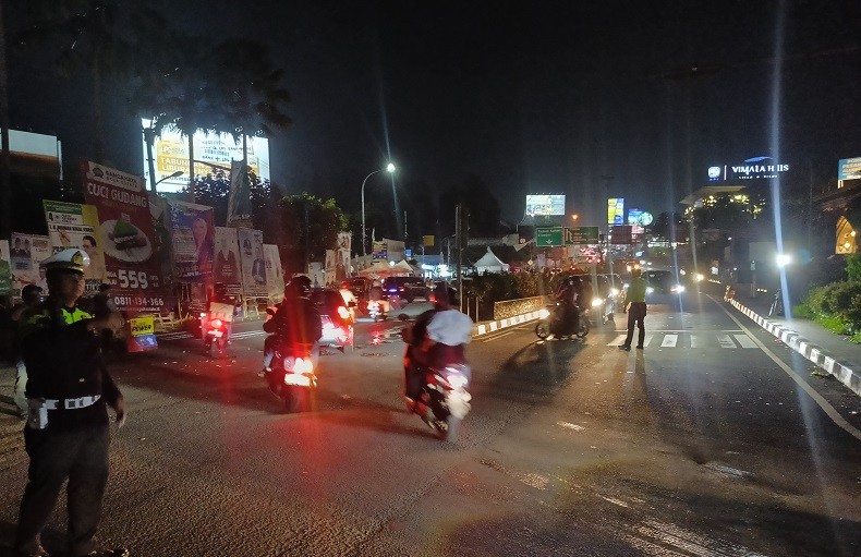 Sempat One Way 8 Jam, Jalur Puncak Bogor Sudah Normal Dua Arah Malam Ini