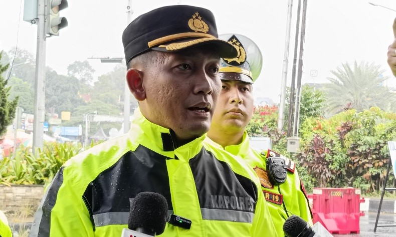 Polisi Imbau Pengendara di Jalur Puncak Bogor Waspadai Hujan dan Jalan Licin
