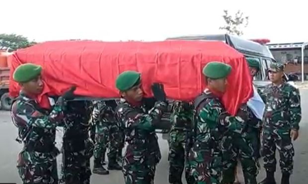 Jenazah Kopda Hendrianto Dibawa Pulang ke Jambi, Tinggalkan Istri dan 2 Anak