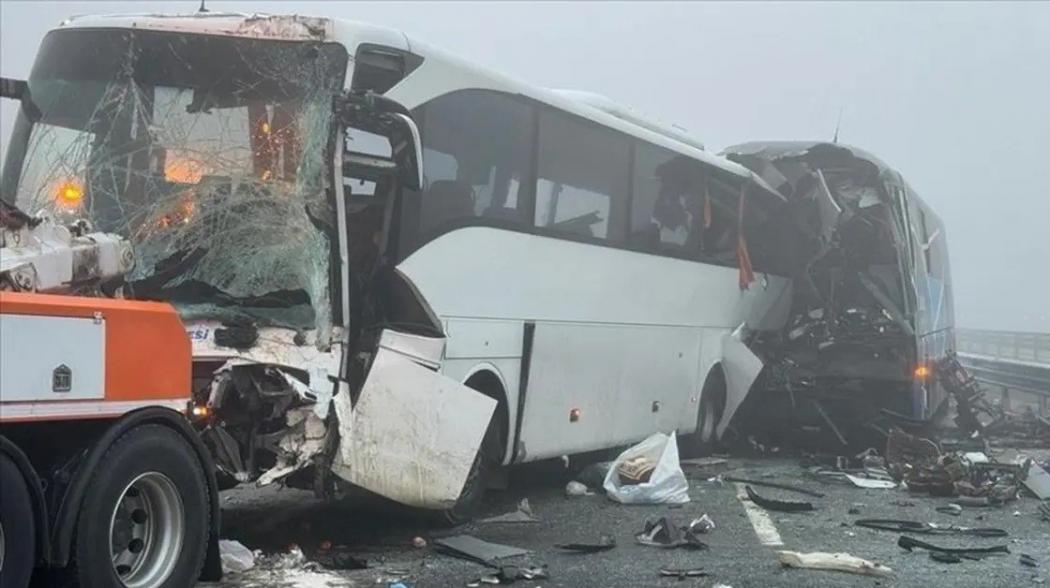 Tabrakan Beruntun di Jalan Tol, 11 Orang Tewas 57 Lainnya Luka-Luka