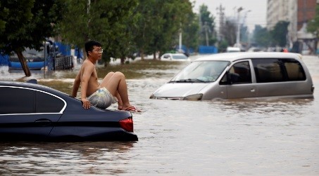 Mobil Terendam Banjir Jangan Langsung Dinyalakan, Ini Hal Penting Harus Dilakukan