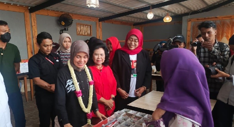 Dialog dengan Pegiat UMKM di Tegal, Atikoh Dicurhati Pungli Urus Sertifikasi Halal