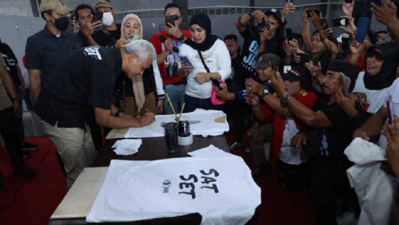 Sablon Kaus Gratis, Relawan Galang Dukungan Rakyat Menangkan Ganjar-Mahfud