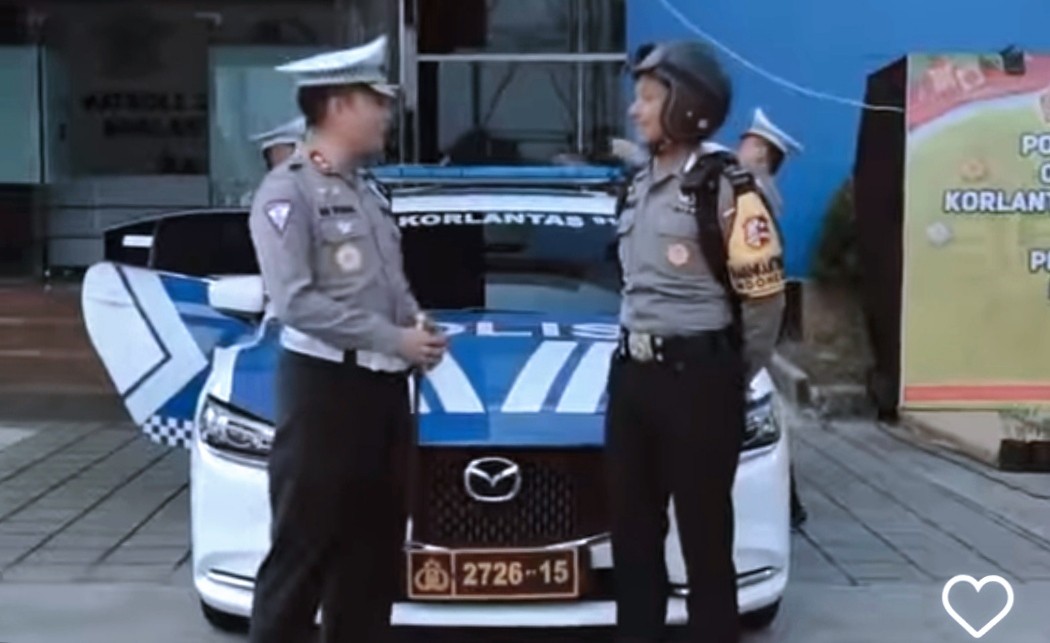 Lampu Rotator Mobil Polisi Dinilai Terlalu Menyilaukan, Kini Dipasang Stiker