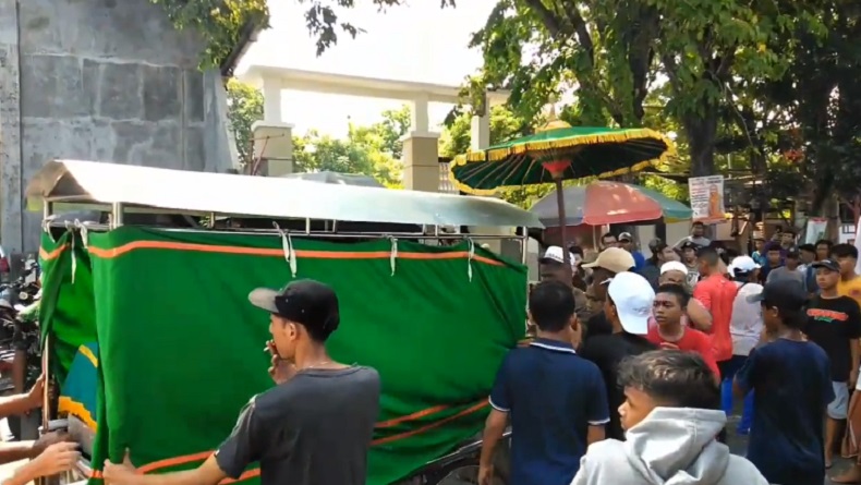 Pemakaman Ibu dan Anak Korban Pembunuhan di Pasuruan Dihadiri Ratusan Warga, Korban Dikenal Dermawan
