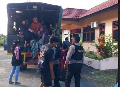 Buntut Penyerangan, Warga Distrik Namblong Jayapura Ngungsi ke Polsek Nimbokrang