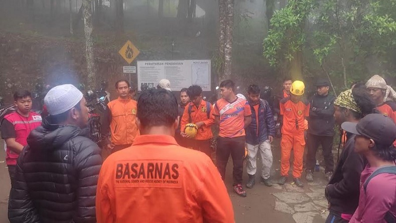 2 Pendaki Perempuan Alami Hipotermia di Gunung Lawu, Dievakuasi Tim SAR Gabungan