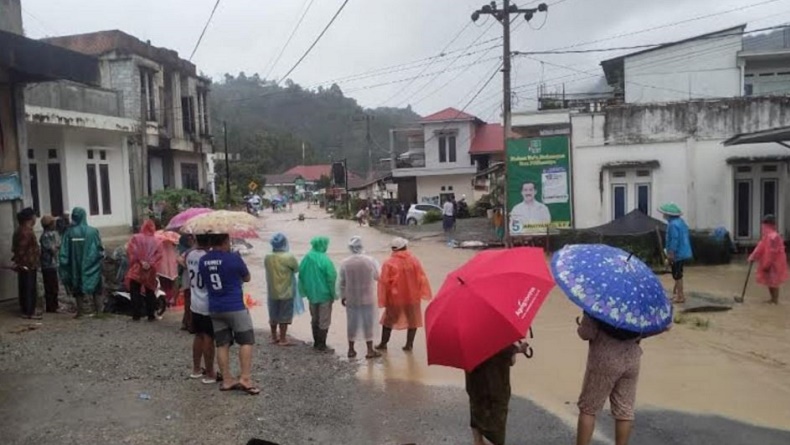 Banjir Besar di Kerinci Jambi, BNPB: 13.626 Warga Terdampak, 2 Meninggal