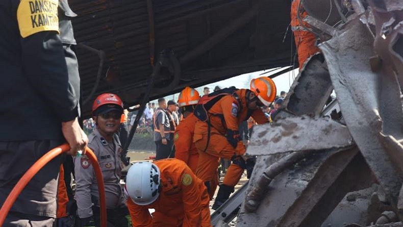 2 dari 3 Korban Tewas Tabrakan Kereta di Bandung Ternyata Masinis dan Asisten Commuter Line