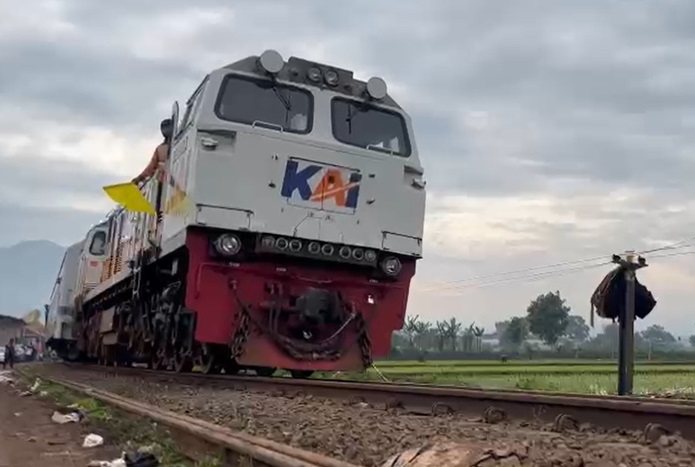 Jalur Haurpugur – Cicalengka Sudah Bisa Dilewati Pascakecelakaan KA Turangga
