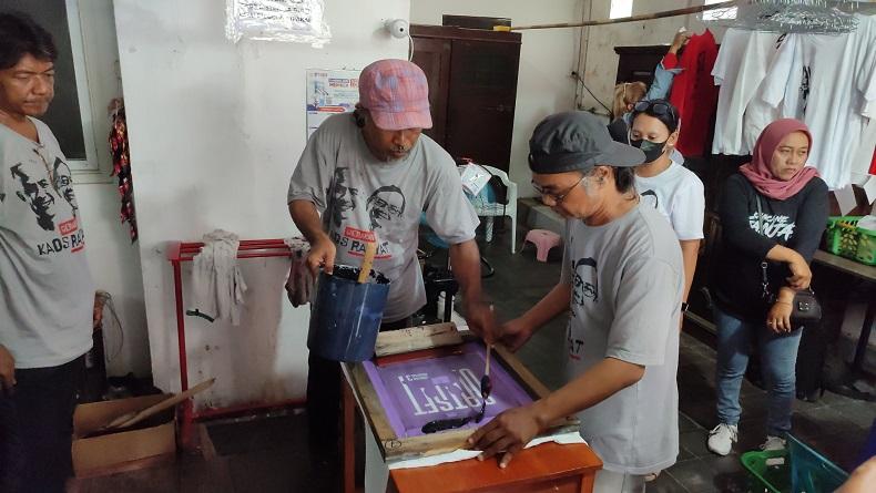 Posko Kaus Rakyat, Gerakan Sablon Gratis Bukti Kecintaan Relawan ke Ganjar-Mahfud
