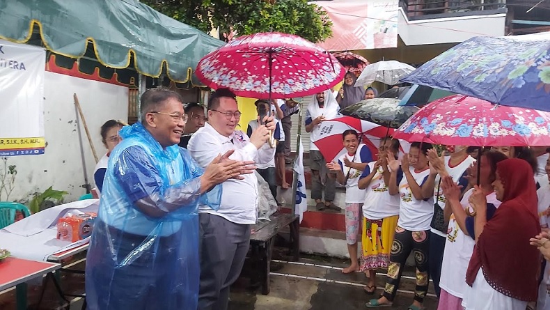 Tebus Murah Minyak Goreng Caleg Perindo Anang Iskandar Jadi Solusi bagi Warga saat Sembako Naik