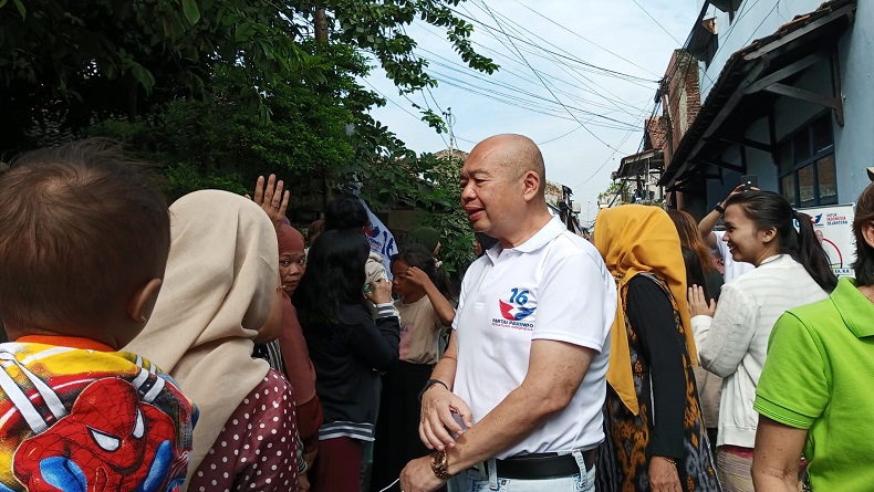 Caleg Perindo Djoni Toat Gelar Baksos, Penuhi Kebutuhan Warga Babakan Tarogong Bandung