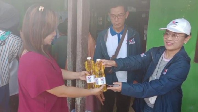 Aksi Nyata, Partai Perindo Gelar Bazar Minyak Goreng Murah di Cibitung Bekasi