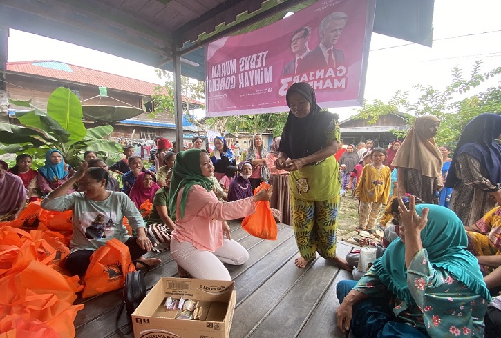 Srikandi dan Mak Ganjar Gelar Bazar Minyak Goreng Murah di Kapuas Kalteng