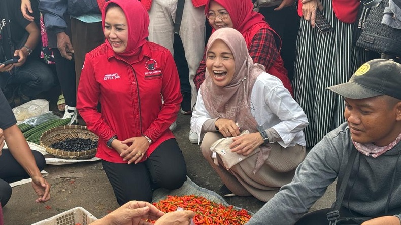 Atikoh Blusukan ke Pasar Tulang Bawang Lampung, Pedagang Doakan Ganjar Jadi Presiden