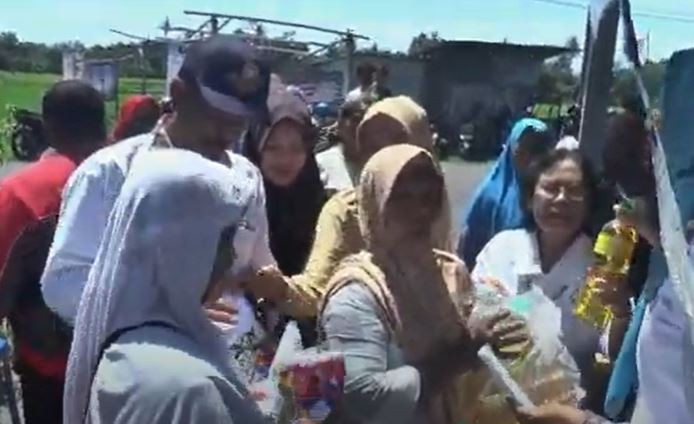 Ringankan Beban Warga, Caleg Perindo di Bantul Gelar Bazar Minyak Goreng Murah