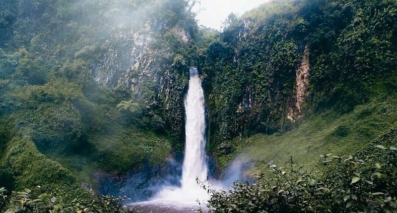 Curug Unik di Banjarnegara, di Baliknya Ada Gua yang Konon Dihuni Tikus Putih Langka