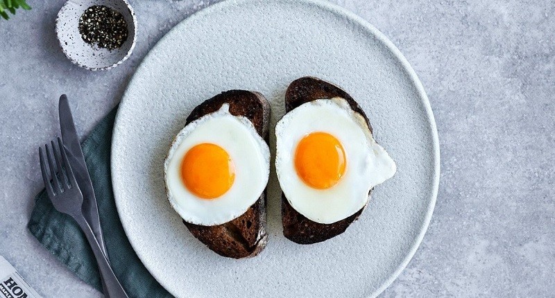 Cara Masak Telur Mata Sapi agar Kuningnya Bulat Sempurna, Perhatikan Wajan dan Minyak!