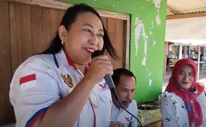 Caleg Perindo Harap Bisa Raup Suara Banyak dari Nelayan Pantai Sidem Tulungagung