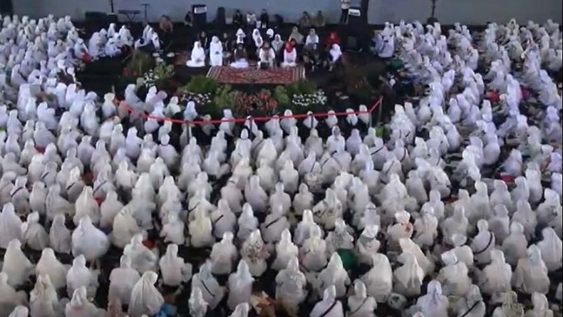 Muslimah di Jatim Kagum Dengar Siti Atikoh Lantunkan Selawat Thibbil Qulub