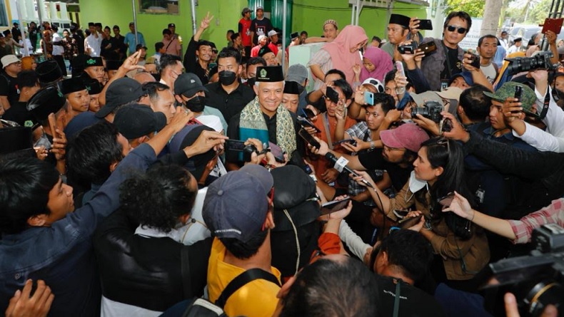 Tiba di Ponpes Roudlotussolihin Lampung Selatan, Ganjar Disambut Lantunan Selawat Santri