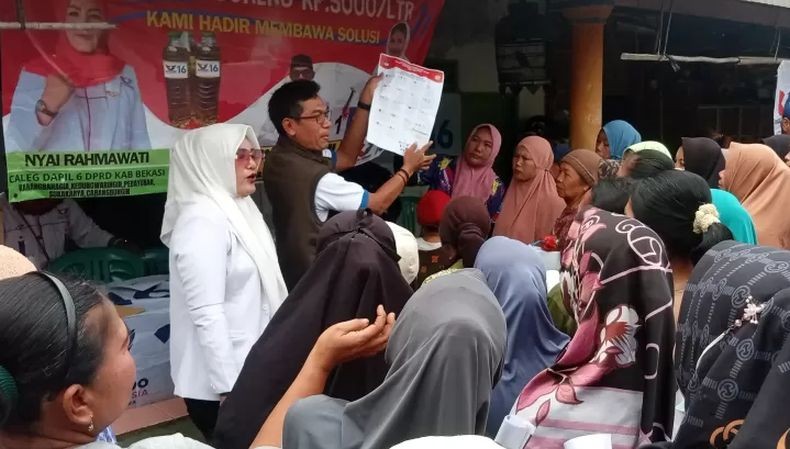 3 Caleg Partai Perindo Gelar Bazar Murah di Karangbahagia Bekasi