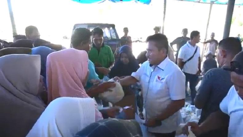 Bazar Minyak Goreng Murah Partai Perindo di Aceh Barat Daya Diserbu Ratusan Emak-Emak