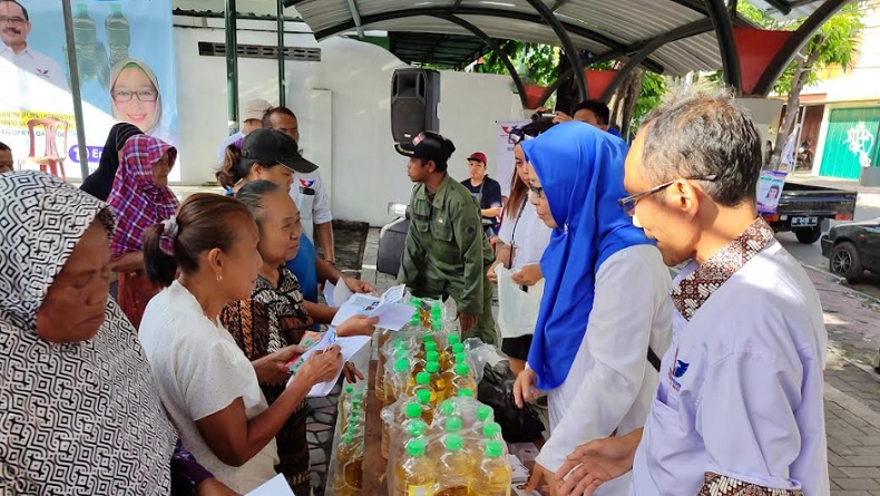 Caleg Perindo Gelar Bazar Murah dan Sosialisasi Pencoblosan Pemilu di Kemantren Ngampilan