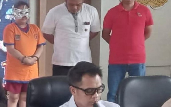 Ibu di Surabaya Siksa Anak Kandung, Disiram Air Panas hingga Cabut Gigi Pakai Tang