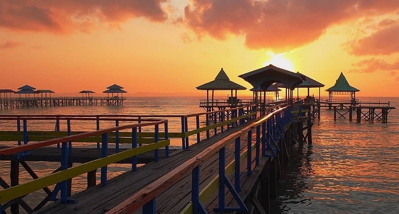 Mengenal Pantai Tercantik di Kota Pahlawan, Punya Pemandangan Sunrise Layaknya Lukisan 