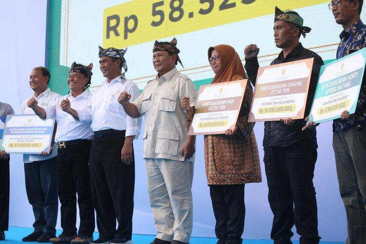 Gerak Cepat Tuntaskan Masalah Pertanian, Menhan Sebut Mentan Amran Panglima Pangan