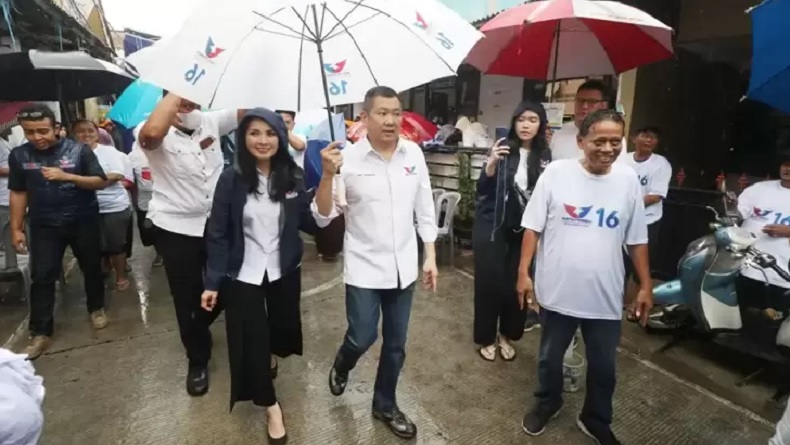 Hadiri Bazar Murah Perindo di Palmerah meski Hujan, HT Ucapkan Terima Kasih kepada Liliana
