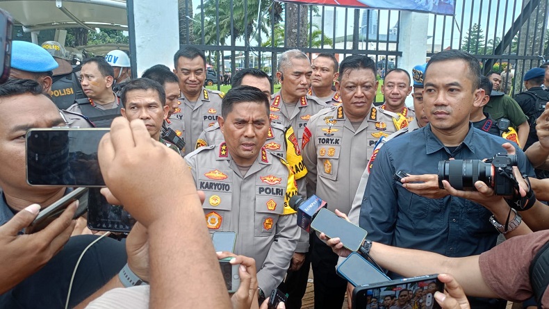 Demo Apdesi di Gedung DPR Ricuh, Kapolda Metro Pastikan Tak Ada Anggota Terluka
