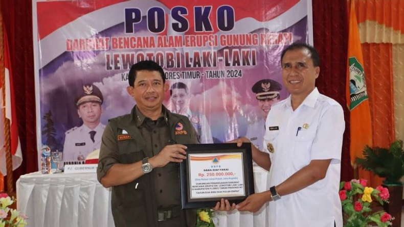 Kepala BNPB Tinjau Daerah Terdampak Erupsi Gunung Lewotobi, Bawa Bantuan Rp250 Juta