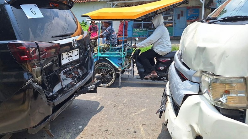 Mobil Rombongan AMIN Kecelakaan Beruntun di Sumenep Madura, Jubir Ungkap Kondisi Anies 