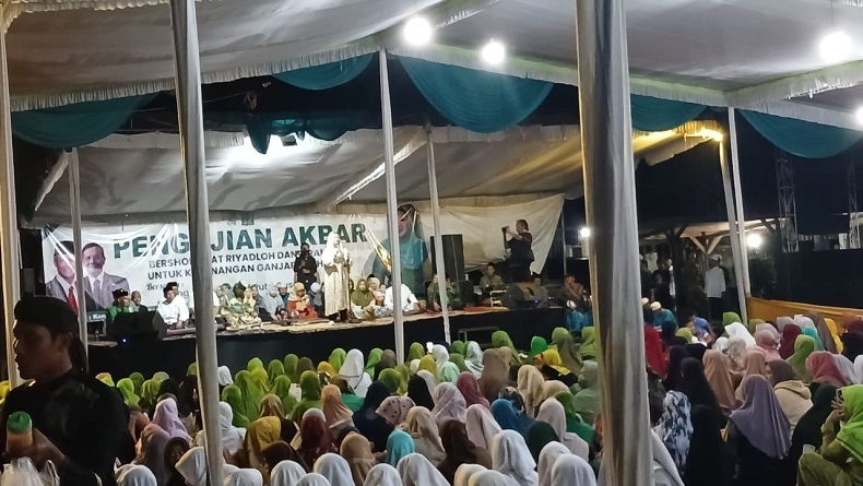 Pengajian Akbar di Lampung, Yenny Wahid Lantunkan Salawat Riyadloh & Tirakat untuk Kemenangan Ganjar-Mahfud
