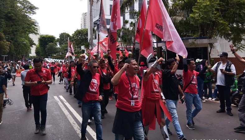Ganjarian Spartan Hadiri Konser Salam Metal, Serukan Jaga Demokrasi