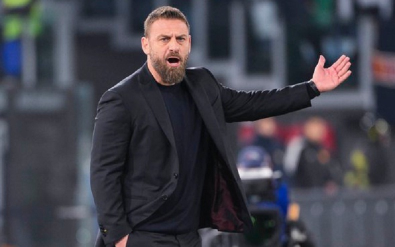 AS Roma Bantai Cagliari, Daniele De Rossi Malah Murka Sebut Pemain Ini Bodoh
