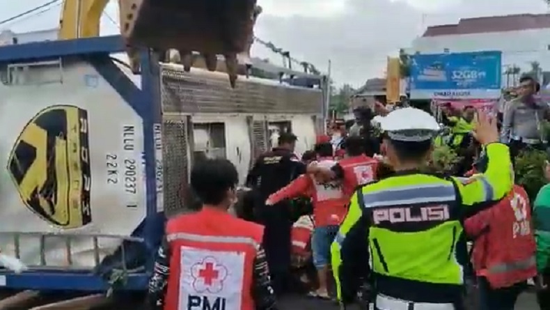 Truk Ugal-ugalan di Kebumen Telan Korban, Pengendara Motor Tewas Tertindih