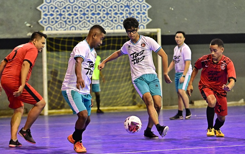 Alam Ganjar Ajak Komunitas Pemuda Kupang NTT Main Futsal: Pengalaman Luar Biasa
