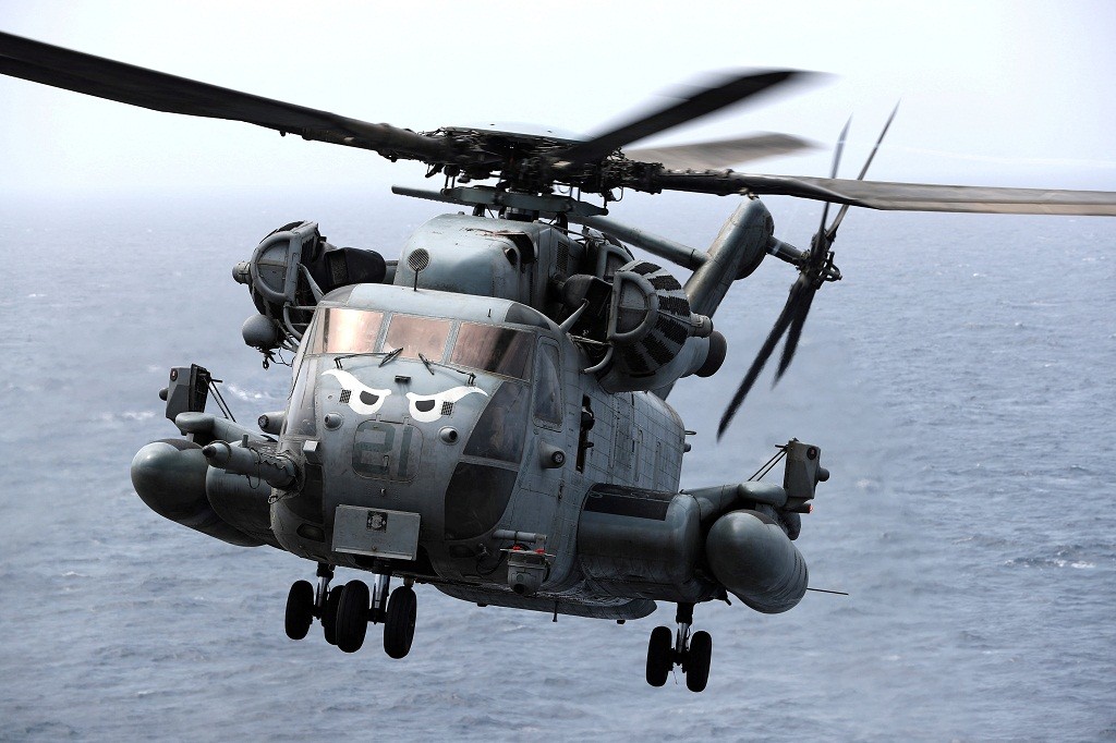 Helikopter Marinir Jatuh saat Hujan Lebat, 5 Awak Hilang meski Puing Ditemukan